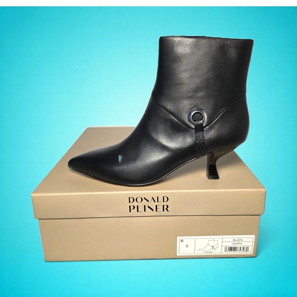 Donald Pliner Cindia black nappa leather pointed-toe kitten-heel ankle boots, 5M - Picture 3 of 10